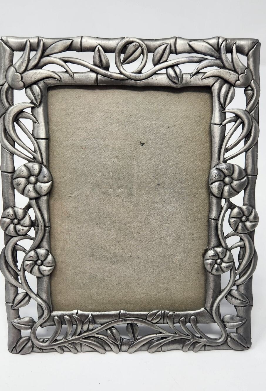 Floral Vine Picture Frame | Vintage Pewter-Style Botanical Design | Tabletop